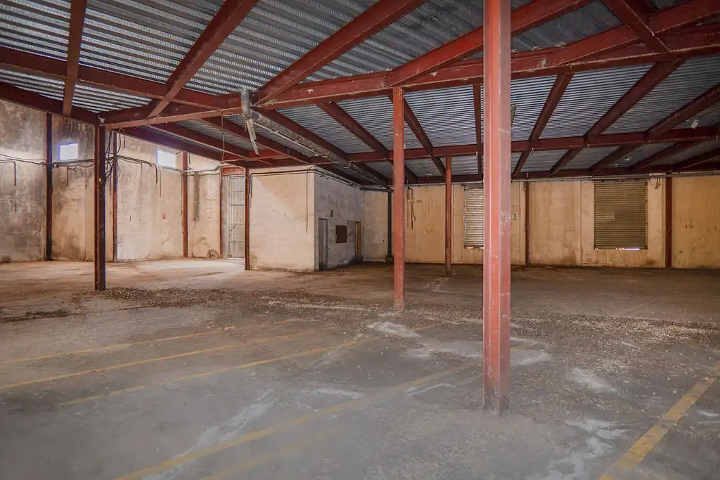 Nau industrial en venda a C/ San Javier, Baños y Mendigo