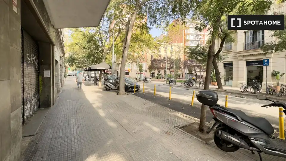 Vista exterior de Piso de alquiler en Barcelona con Aire acondicionado, Calefacción y Amueblado