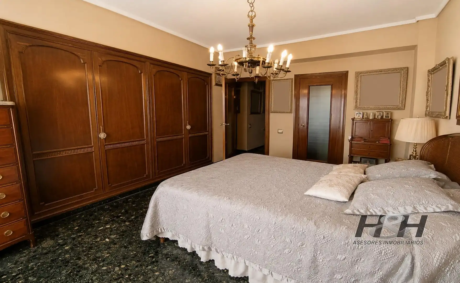 Habitación de Piso en venta en Valencia con Aire acondicionado, Calefacción y Balcón