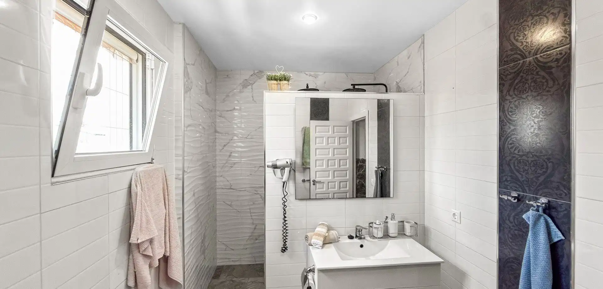 Bathroom of Houses for sale in Rojales