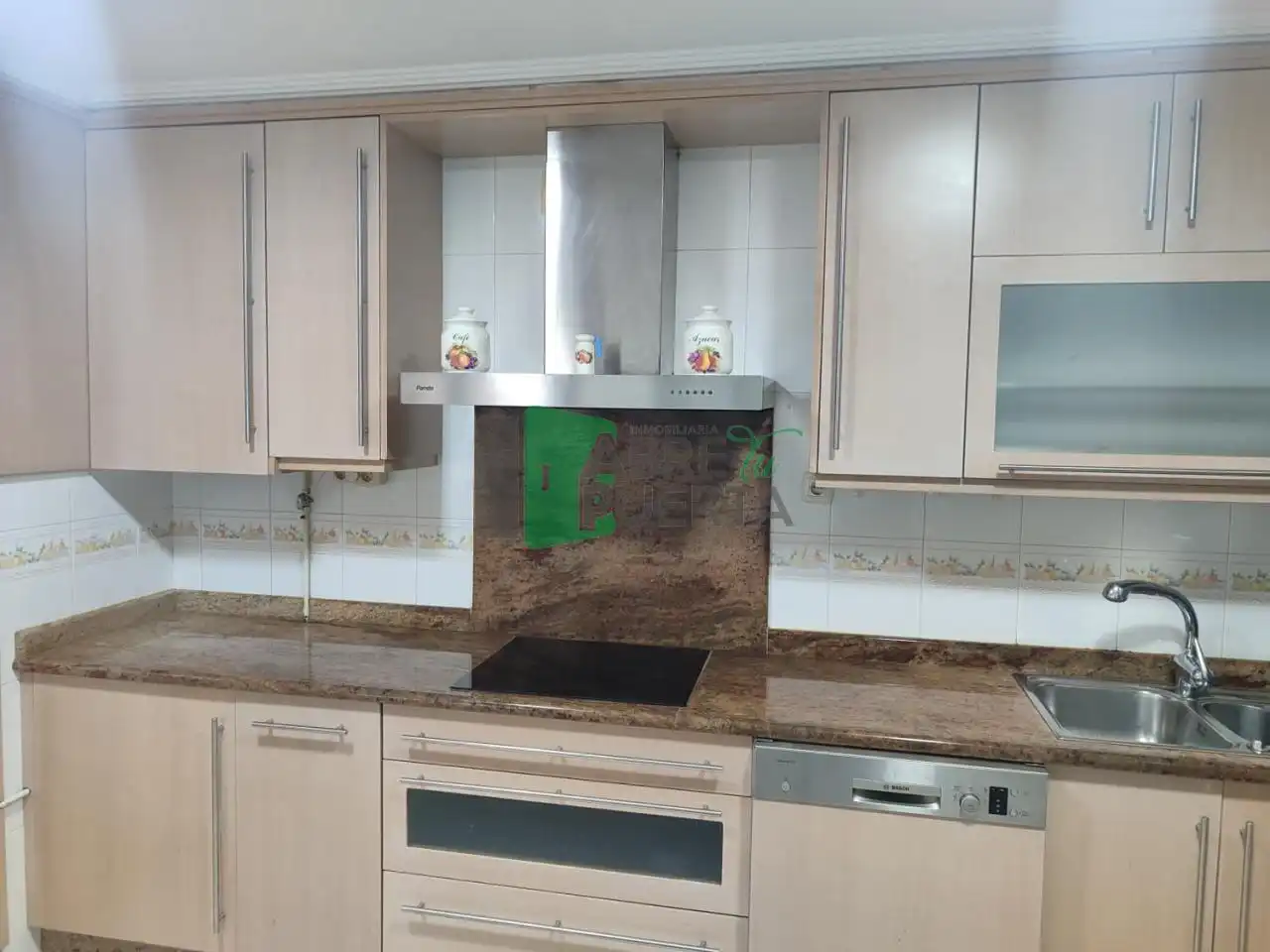 Cocina de Piso de alquiler en Ourense Capital  con Calefacción, Parquet y Trastero