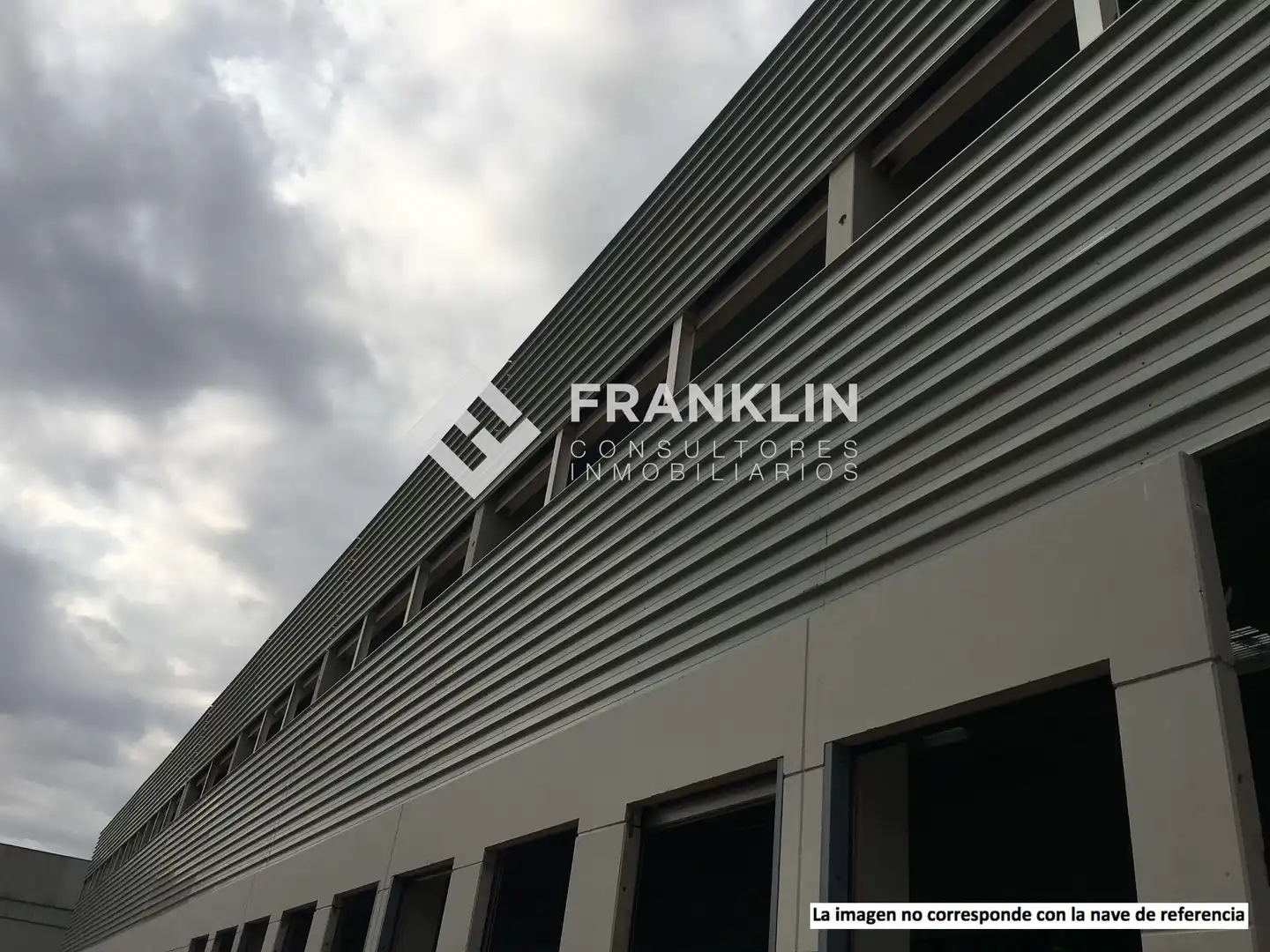 Außenansicht von Fabrikhallen zur Miete in Santa Perpètua de Mogoda