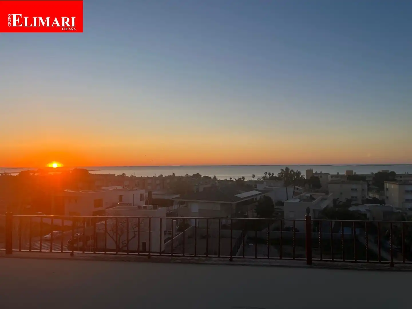 Vista exterior de Apartament en venda en La Ràpita amb Aire condicionat, Jardí privat i Terrassa