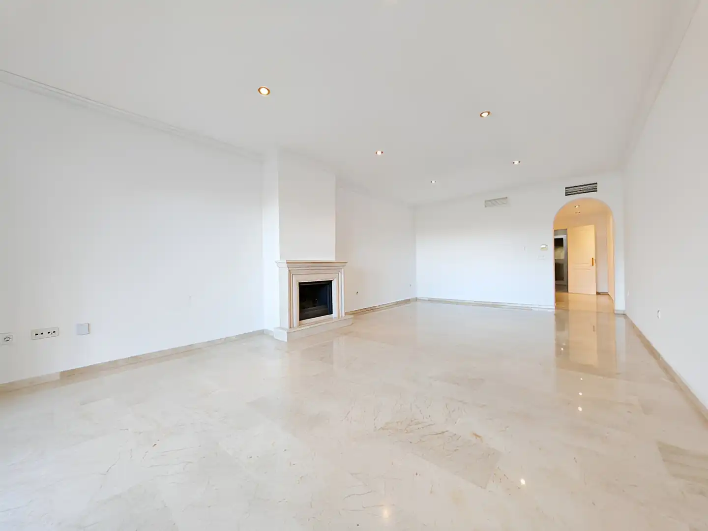 Appartement compact avec piscine à vendre à Elviria - Cabopino, imagen 2