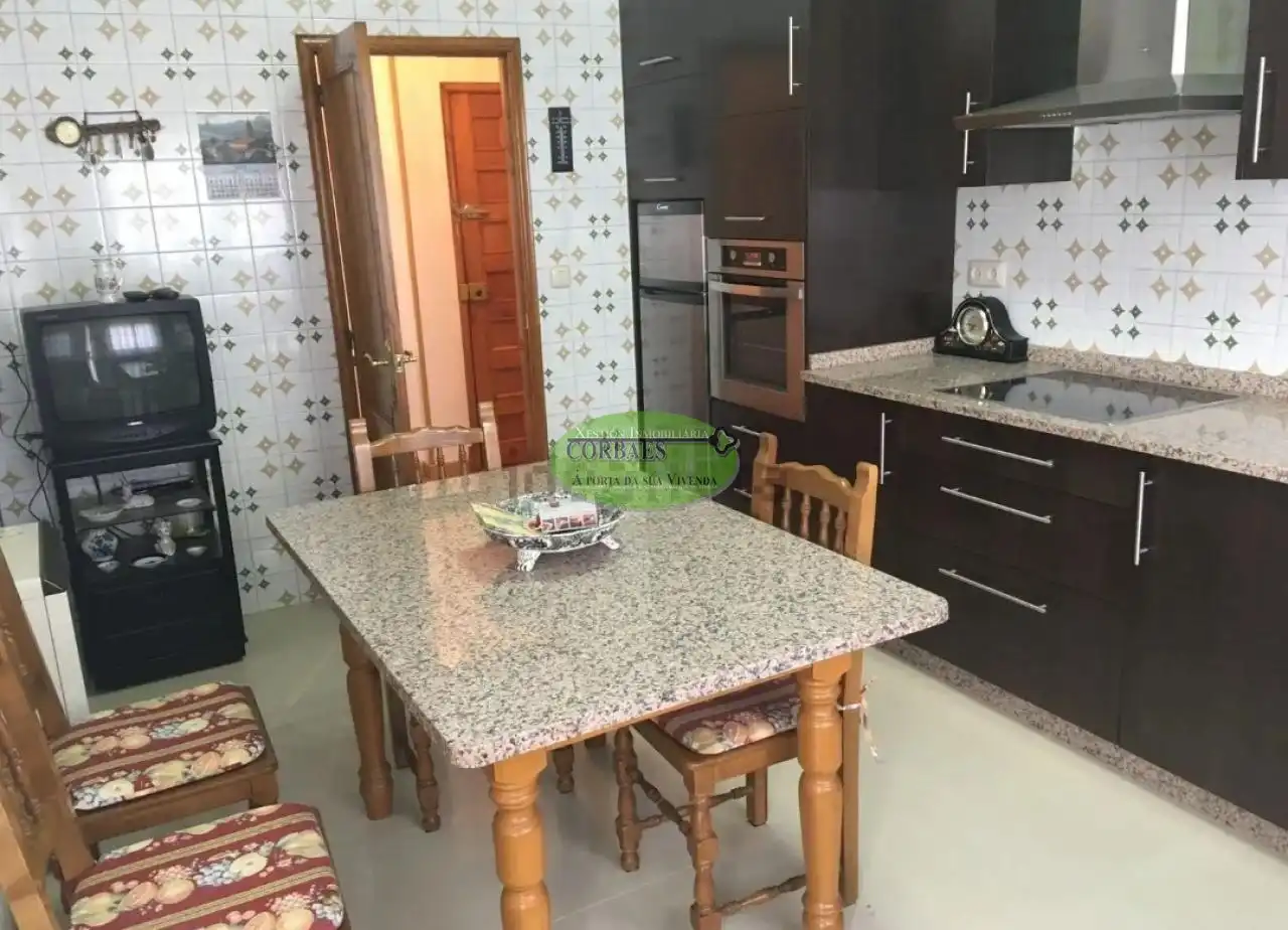 Küche von Wohnung zum Verkauf in Xunqueira de Ambía mit Heizung, Abstellraum und Möbliert