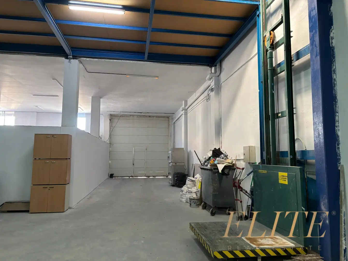 Fabrikhallen zur Miete in Agüimes