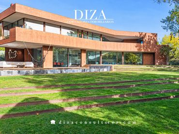 House with pool for sale in Calle Playa de Salinas
