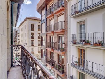 Appartamento con balcone in vendita a KALE NAGUSIA