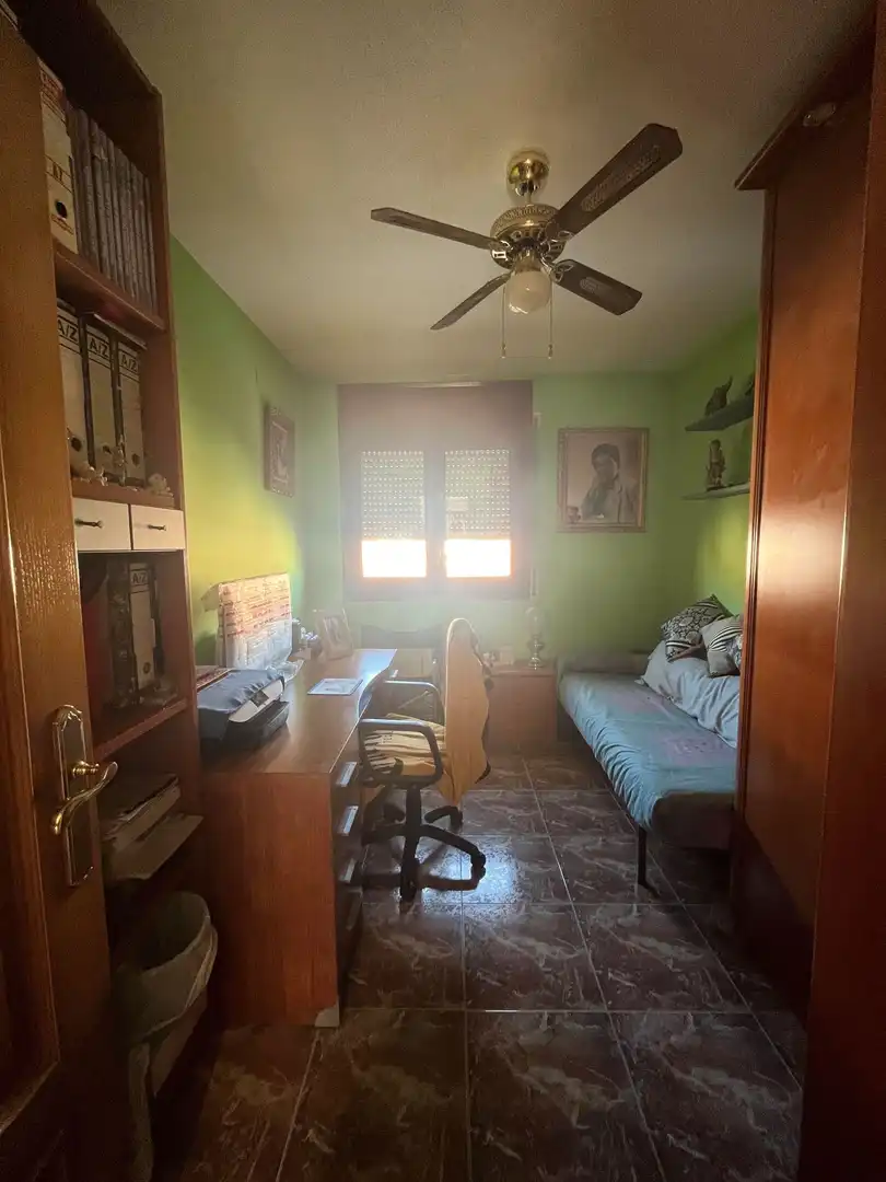 Dormitori de Casa adosada en venda en Torrefarrera amb Aire condicionat, Calefacció i Jardí privat