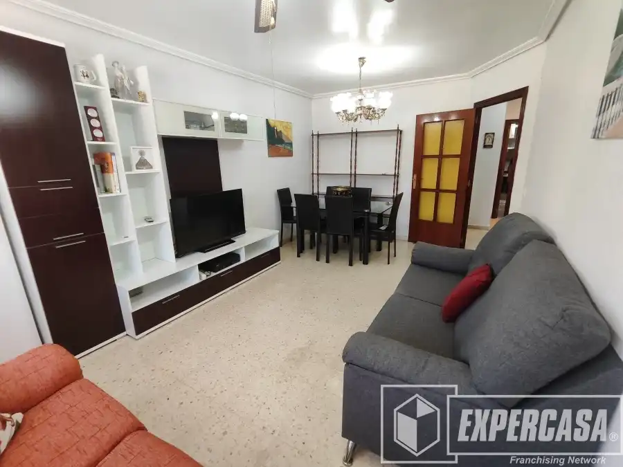 Flat for rent in Ensanche - Parque del Oeste