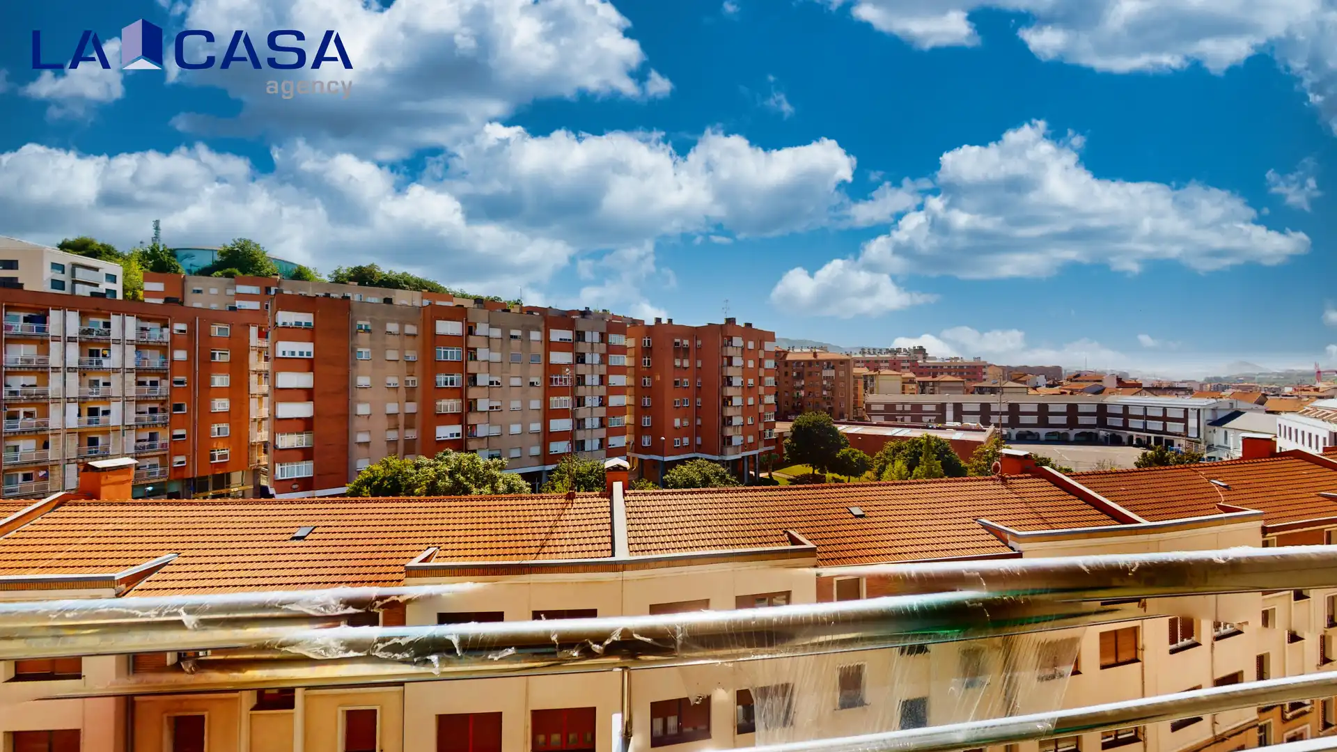 Vista exterior de Pis en venda en Barakaldo  amb Calefacció i Balcó