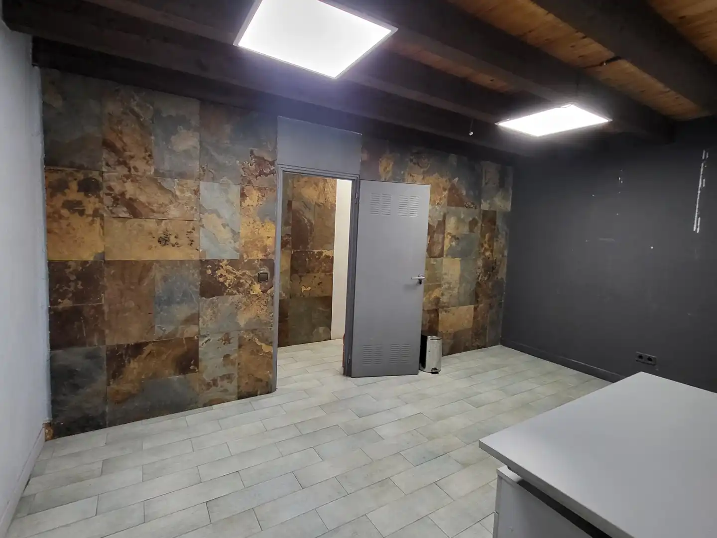 Commercial properties for rent in  Pamplona / Iruña  with Air Conditioner, Heating and Furnished