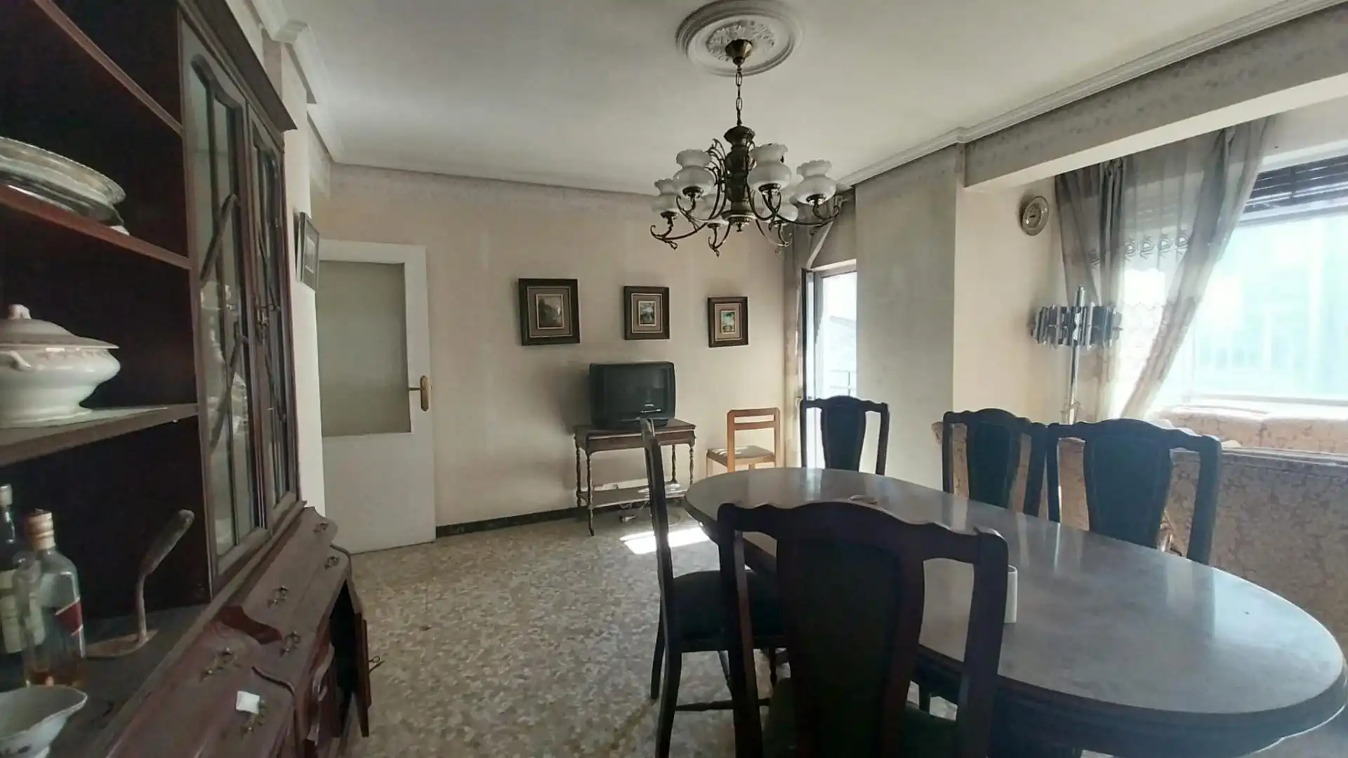 Comedor de Piso en venta en Valladolid con Calefacción y Balcón
