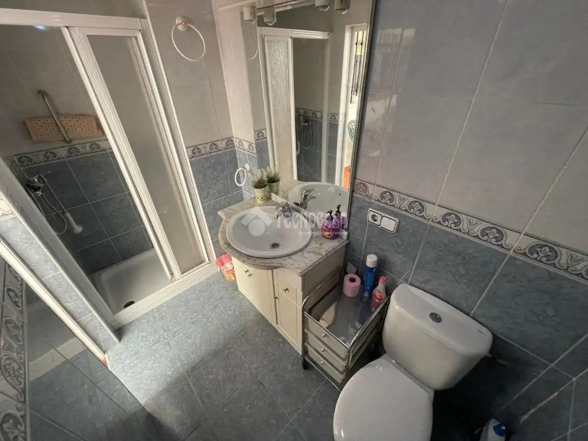 Baño de Casa adosada en venta en Badajoz con Aire acondicionado