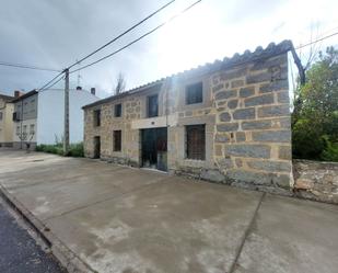 Vista exterior de Casa o xalet en venda en Ávila Capital