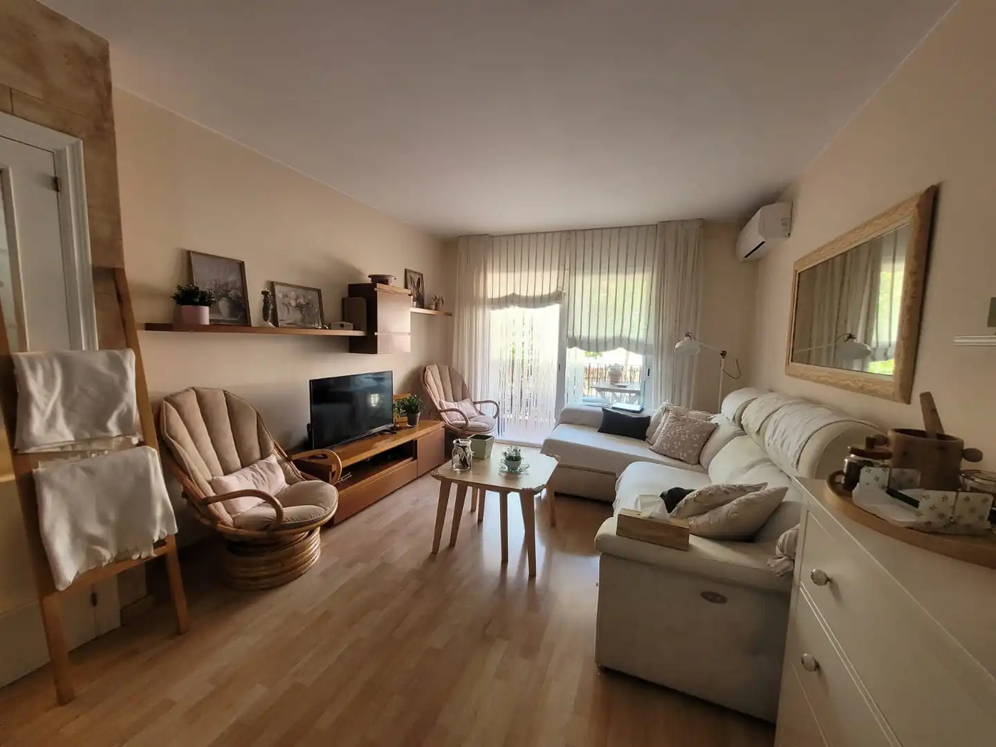 Sala de estar de Piso en venta en Martorell con Aire acondicionado, Parquet y Horno