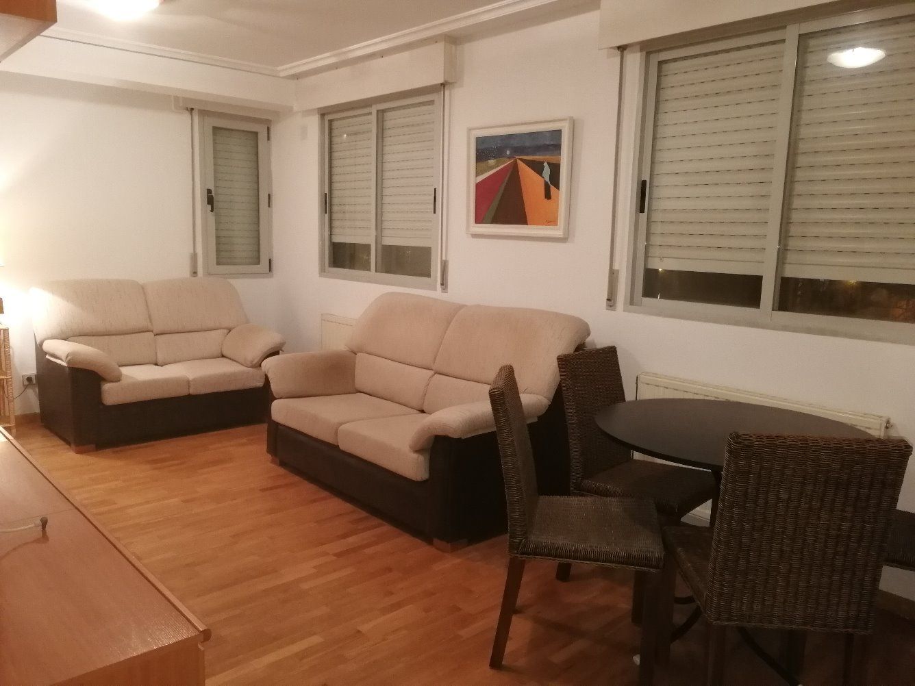 Sala d'estar de Apartament de lloguer en Burgos Capital amb Calefacció, Parquet i Moblat