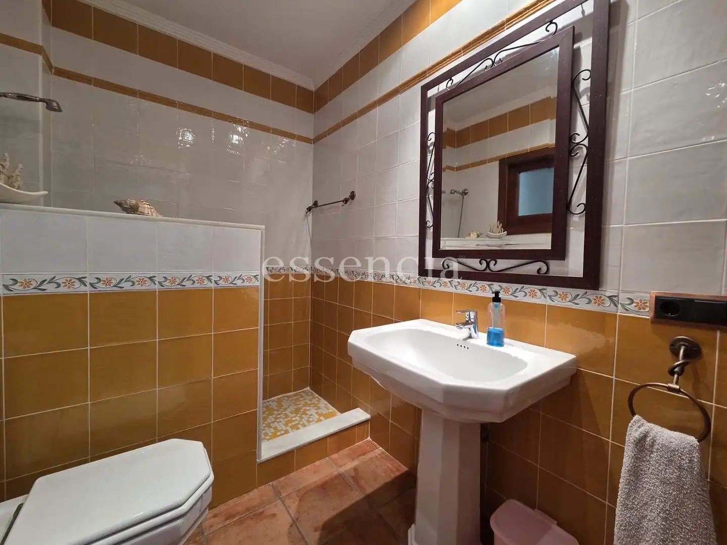 Bathroom of Houses for sale in Terrateig  with Air Conditioner, Private garden and Terrace
