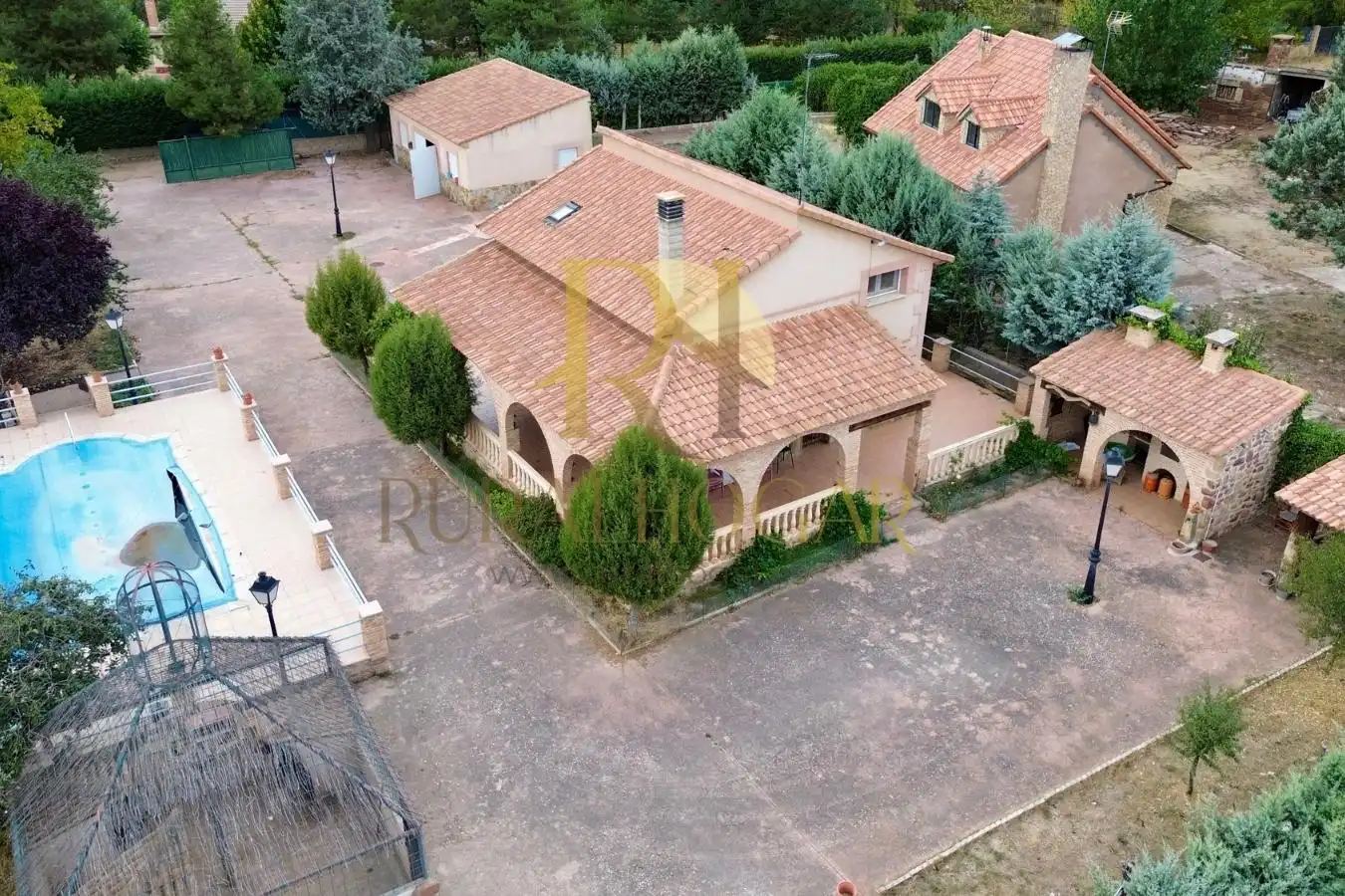 Exterior view of Houses for sale in Molina de Aragón  with Private garden, Parquet flooring and Storage room
