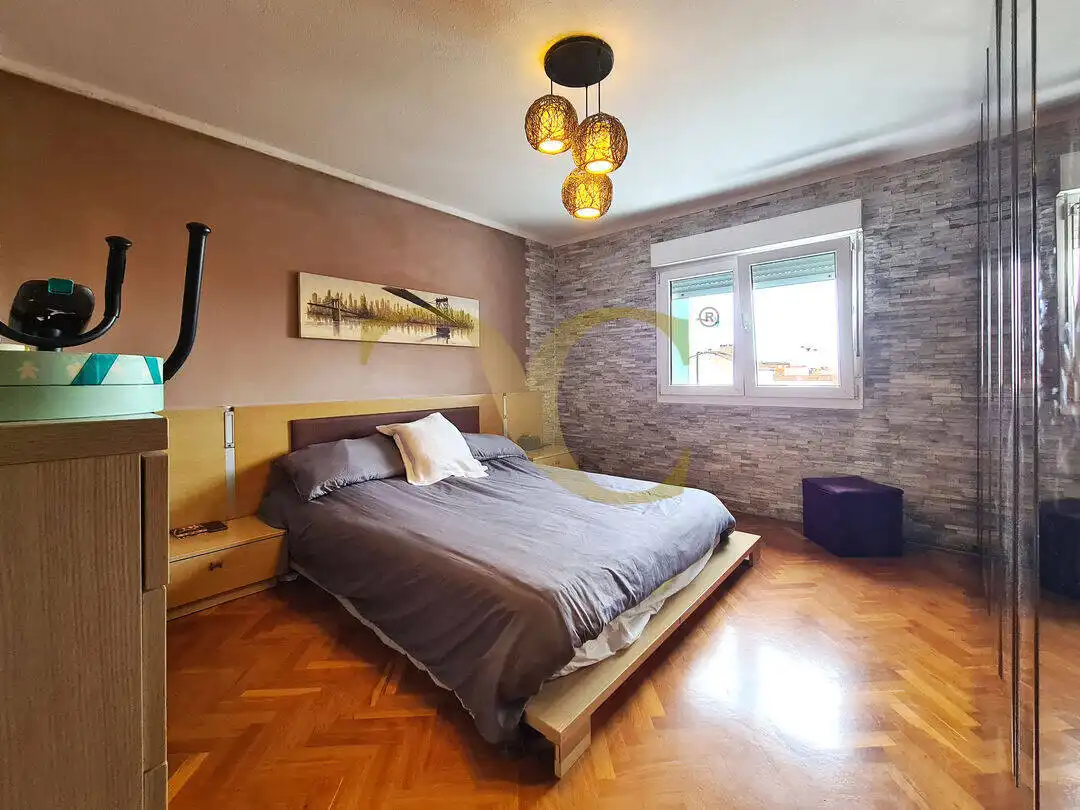 Habitación de Piso en venta en Gijón  con Calefacción