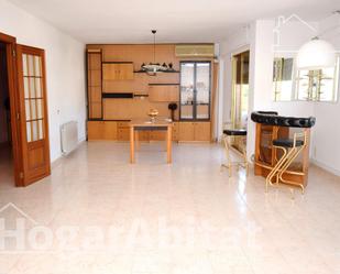 Living room of Flat for sale in Paterna  with Air Conditioner, Terrace and Balcony