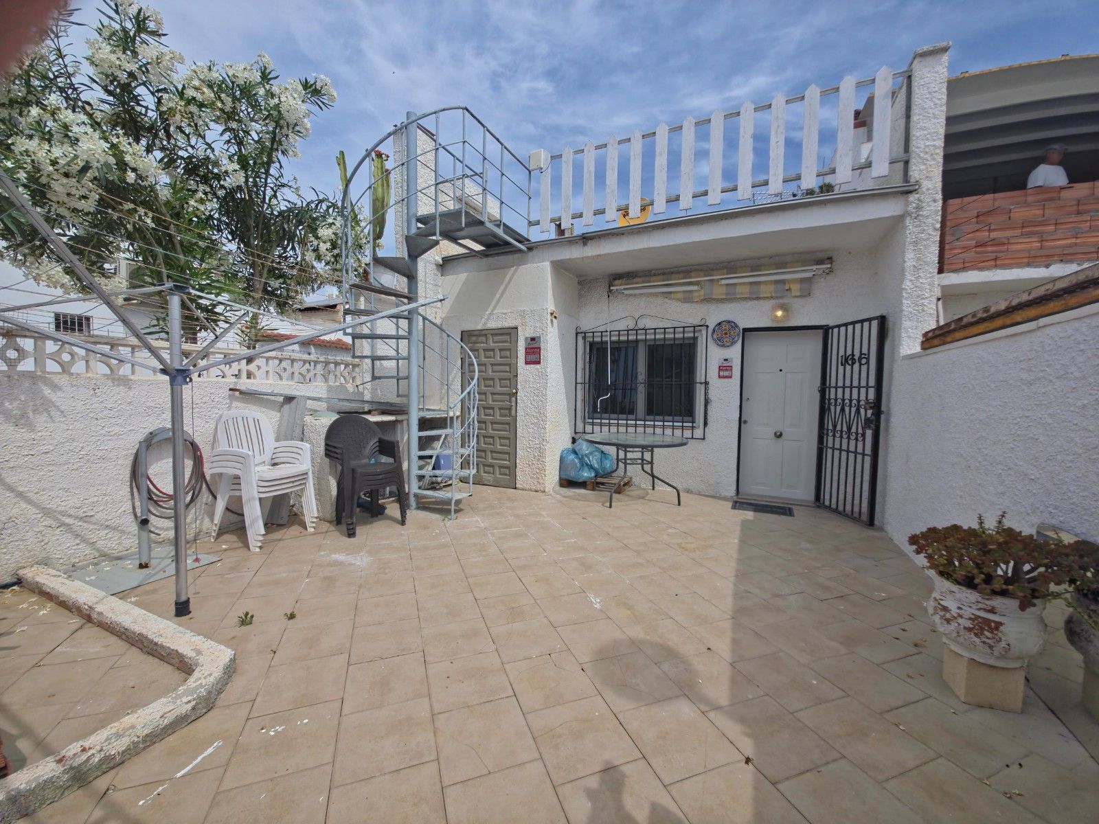 Vista exterior de Planta baja de alquiler en Torrevieja con Aire acondicionado, Calefacción y Terraza