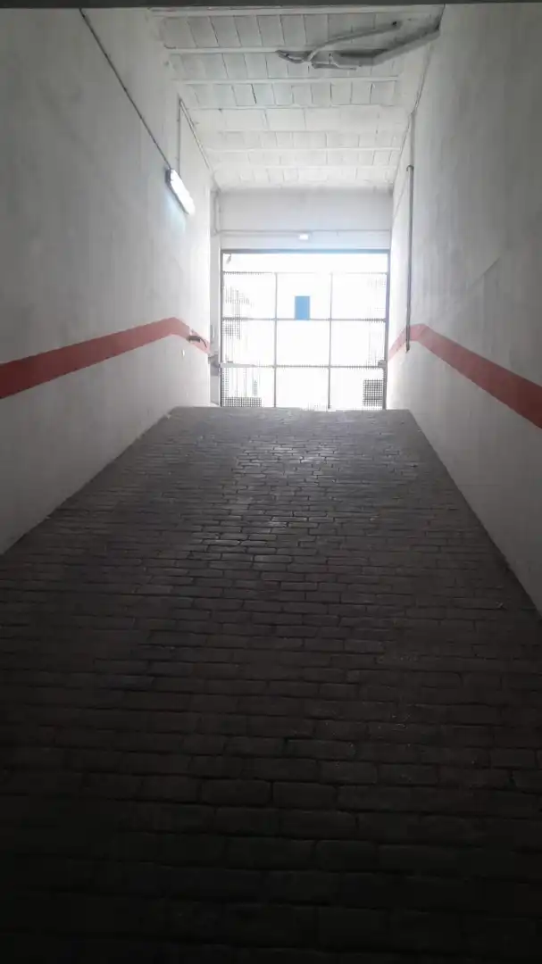 Einzelparkplatz mit Aufzug zur Miete in Calle Trasbolsa, imagen 3