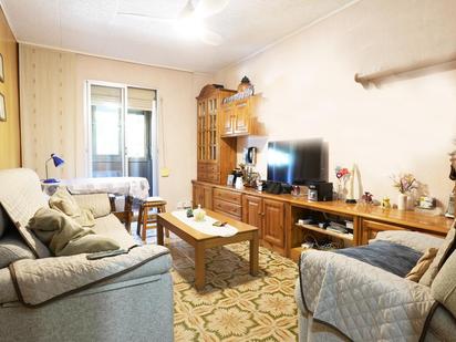 Living room of Flat for sale in  Madrid Capital  with Heating, Terrace and Furnished