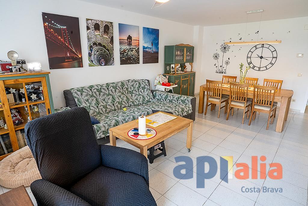 Sala d'estar de Apartament en venda en Palamós amb Calefacció