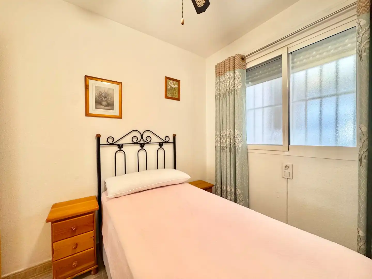 Schlafzimmer von Wohnungen zur Miete in Torrevieja mit Klimaanlage, Möbliert und Waschmaschine
