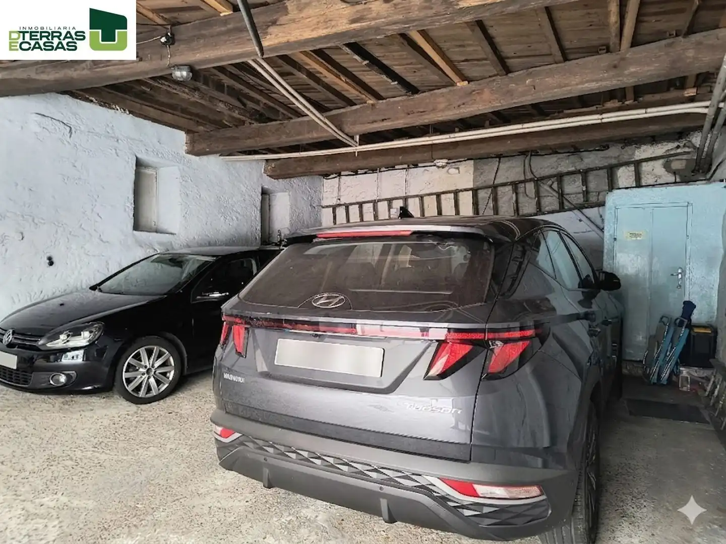 Aparcament de Casa o xalet en venda en Pontevedra Capital  amb Terrassa, Traster i Moblat