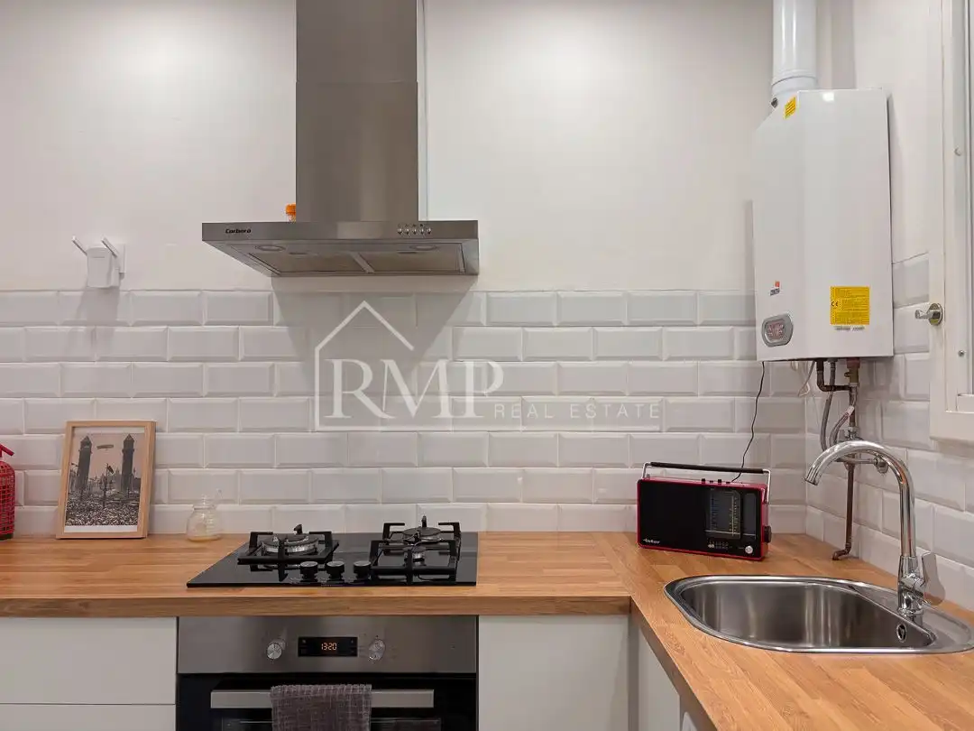 Cocina de Piso en venta en Barcelona con Terraza y Trastero