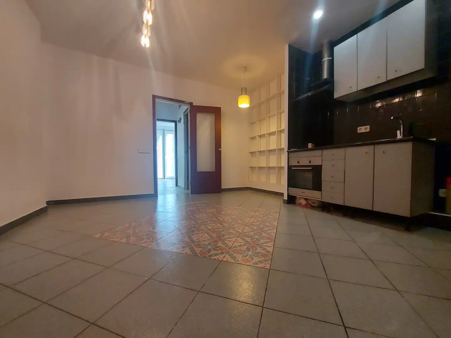 Cocina de Piso en venta en Barcelona con Trastero, Horno y Balcón
