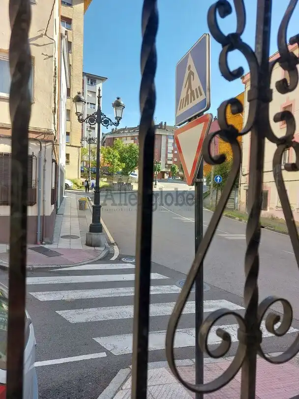 Außenansicht von Wohnung zum Verkauf in Oviedo  mit Heizung und Abstellraum