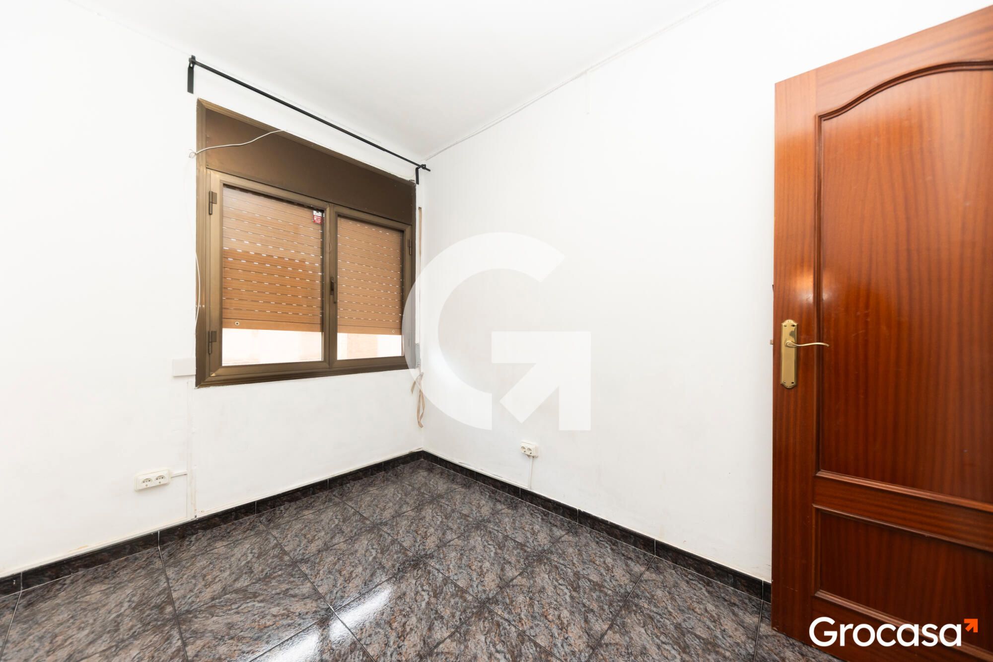 Dormitori de Pis en venda en L'Hospitalet de Llobregat amb Forn, TV i Internet