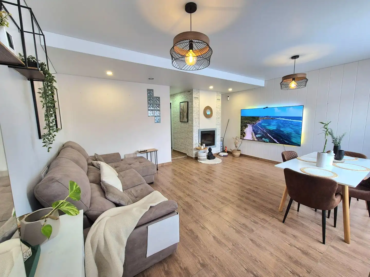 Sala d'estar de Casa o xalet en venda en Torrevieja amb Aire condicionat, Jardí privat i Terrassa