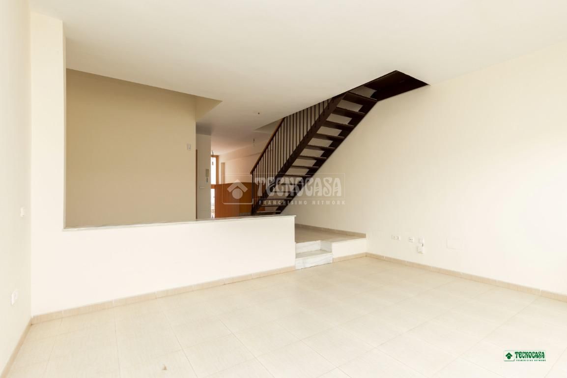Casa adosada en venda en  Almería Capital amb Terrassa