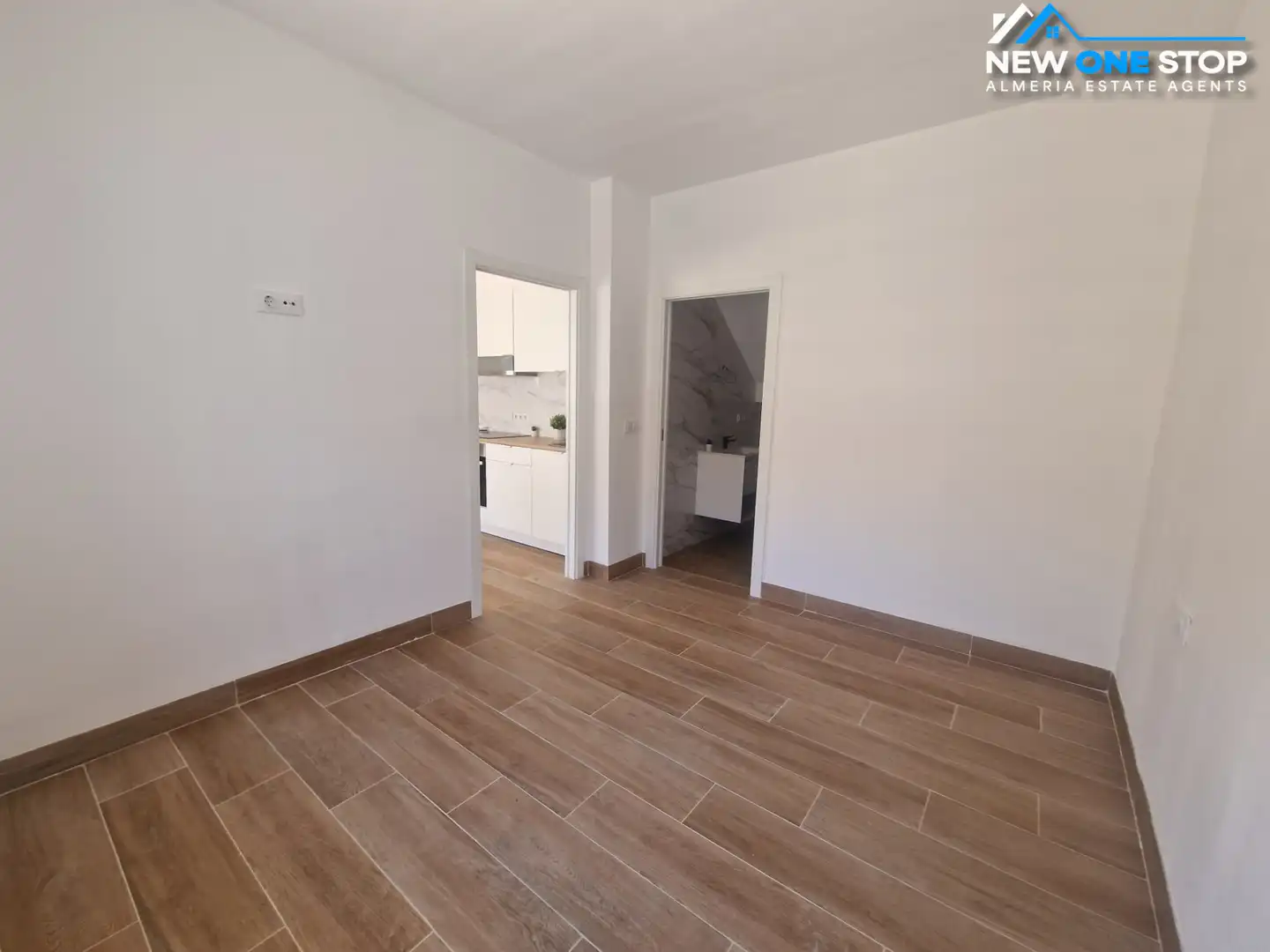 Cocina de Piso en venta en Mojácar con Horno, Lavadora y Microondas