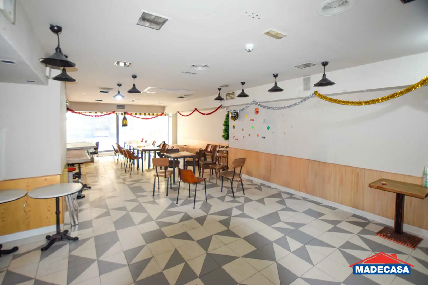 Commercial properties for sale in Madrid  with Air Conditioner