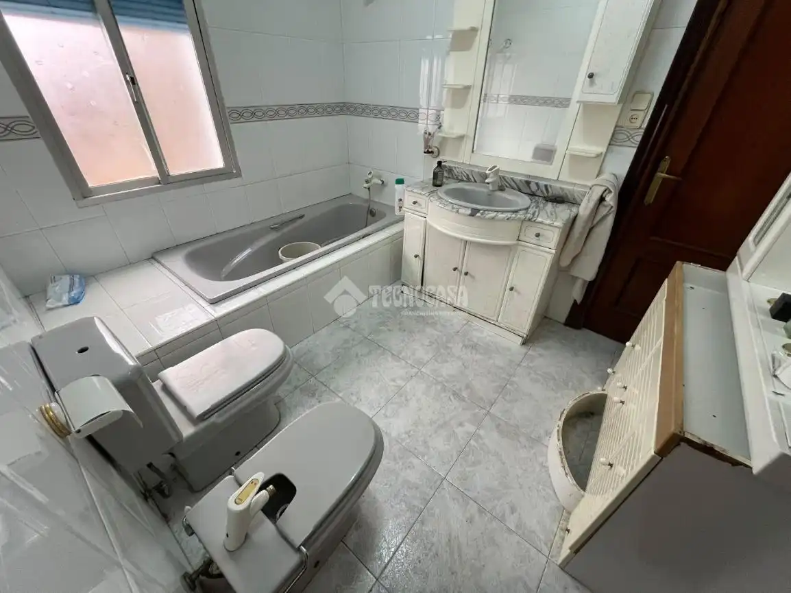 Baño de Piso en venta en Linares con Aire acondicionado y Calefacción
