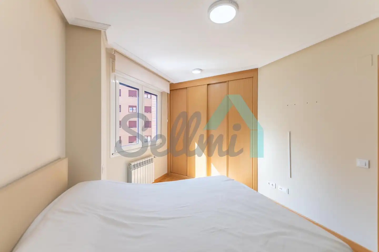Bedroom of Flat for rent in Oviedo   with Heating, Parquet flooring and Storage room