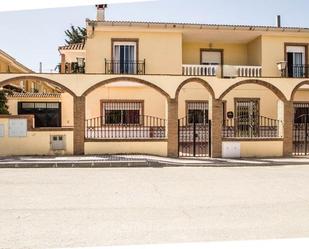 Vista exterior de Casa o xalet en venda en La Malahá amb Jardí privat, Terrassa i Piscina