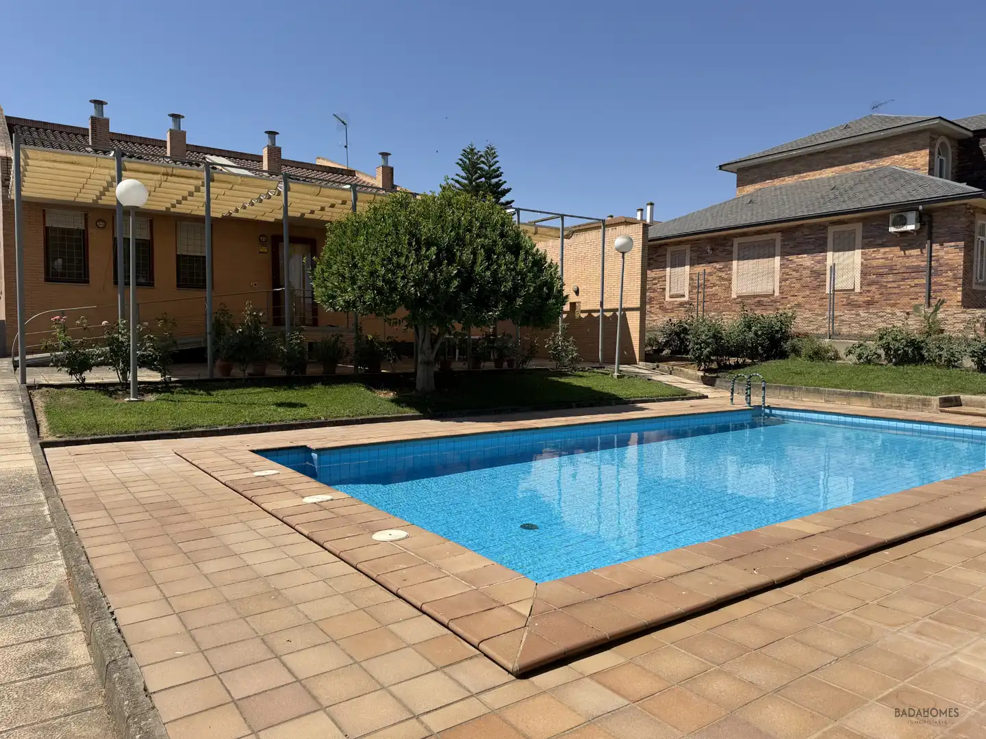 Piscina de Casa o chalet en venta en Badajoz con Aire acondicionado, Calefacción y Jardín privado