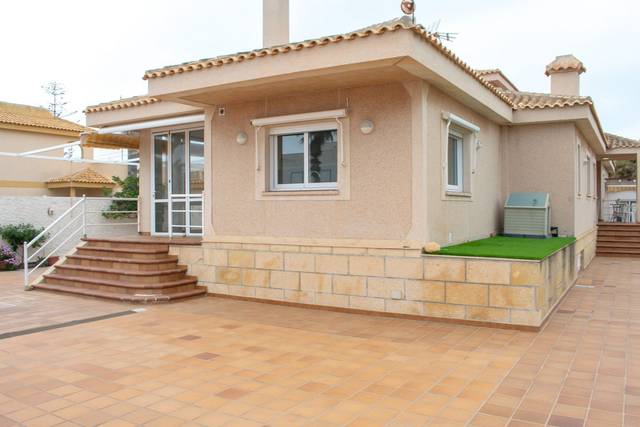 Casa-chalet en Venta en Playa de las Gaviotas - El Pedrucho
