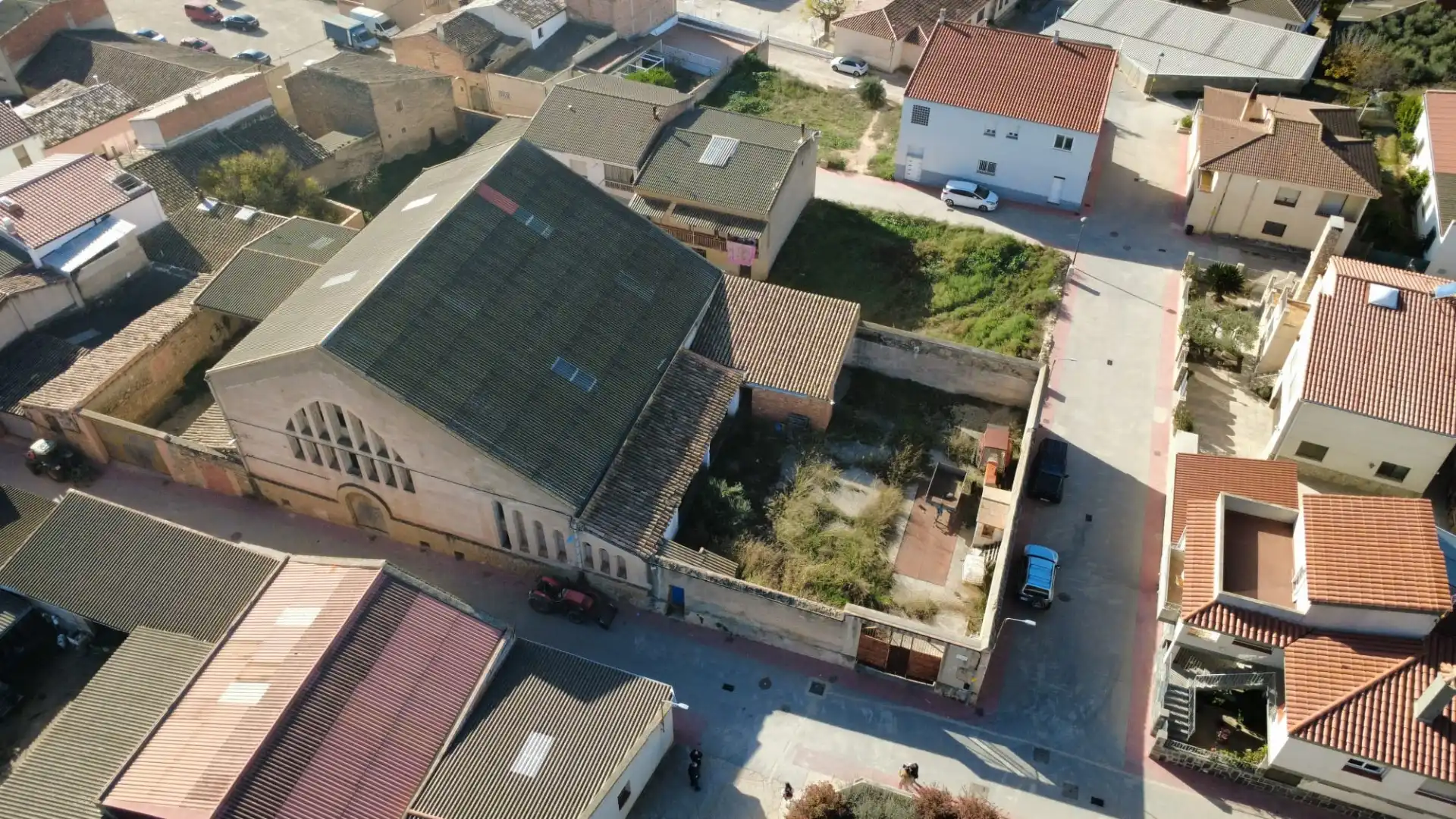 Buildings for sale in Bot
