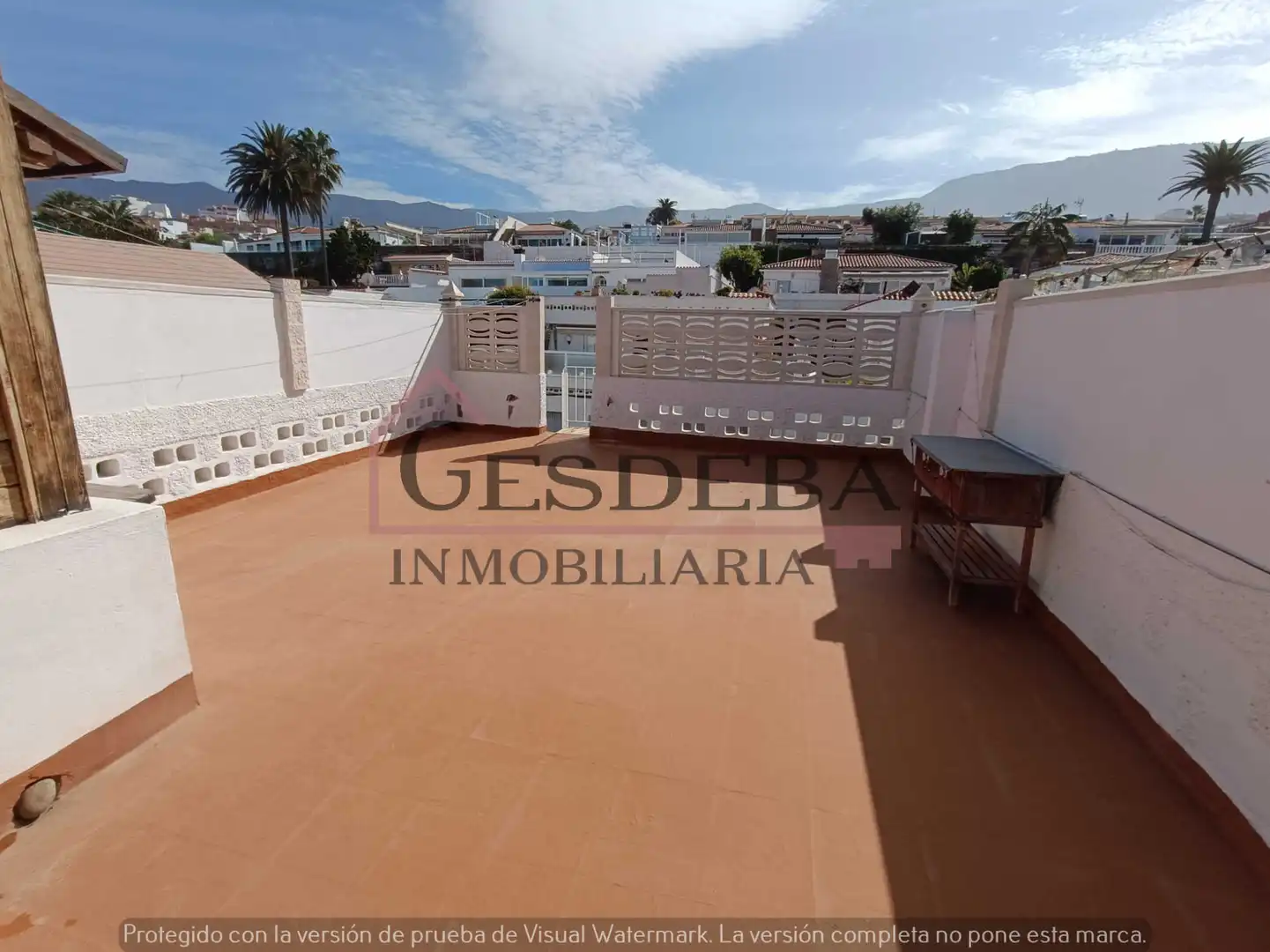 Casa adosada en venta en Calle los Claveles, Longuera - Toscal