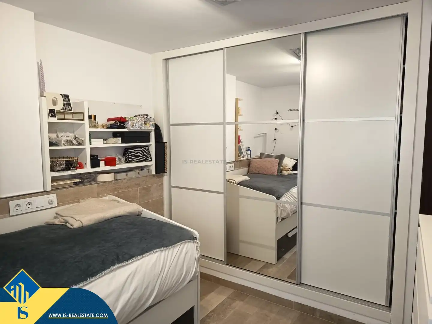 Habitación de Dúplex en venta en Orihuela con Terraza, Amueblado y Piscina comunitaria
