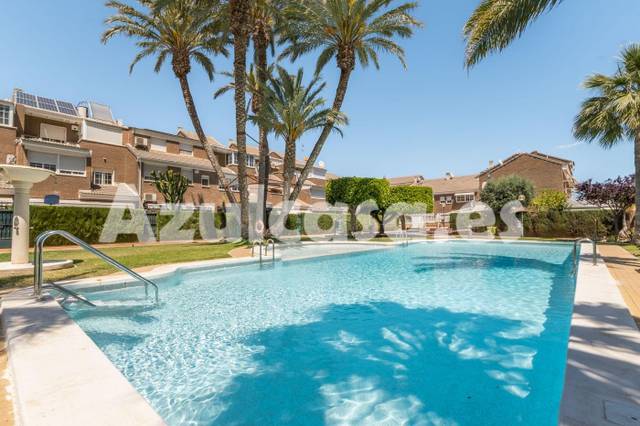 Casa adosada en Venta en Calle del Olimpo en Albufereta