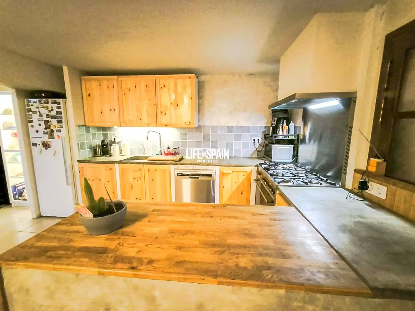 Küche von Country house zum Verkauf in Rasquera mit Klimaanlage, Privatgarten und Terrasse