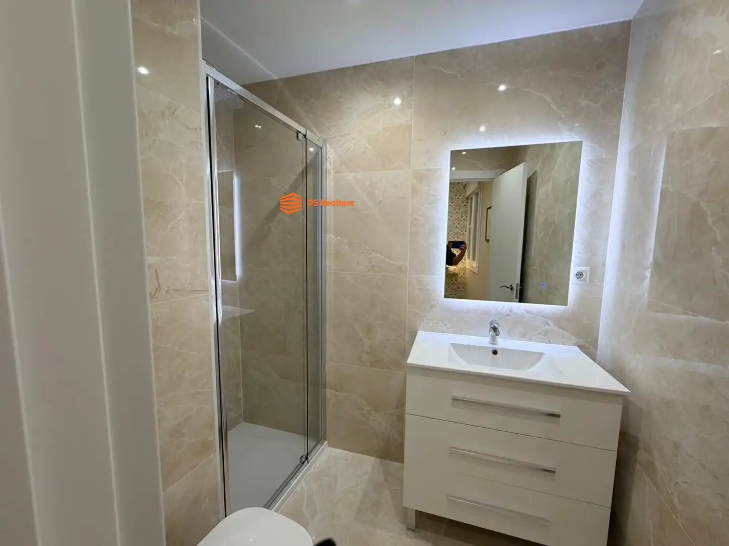Badezimmer von Erdgeschoss zum Verkauf in Madrid mit Heizung und Möbliert